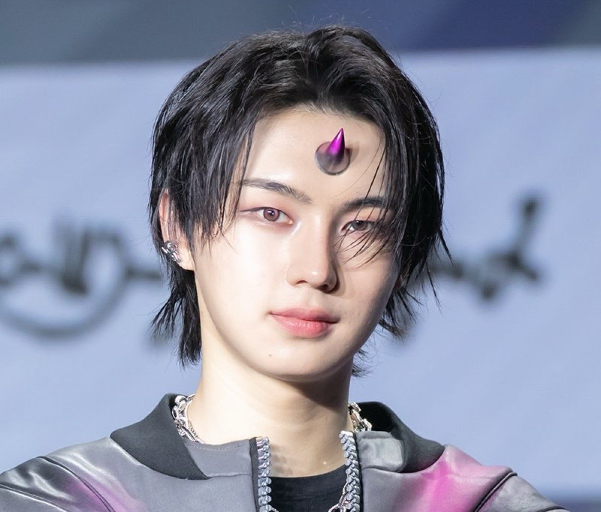 Kim Taeyang dari Newbeat untuk duduk koreografi setelah fraktur tulang rusuk minor