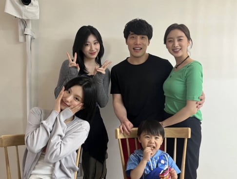 ITZY, Chaeryeong, Yeji, Wonder Girls, Lim