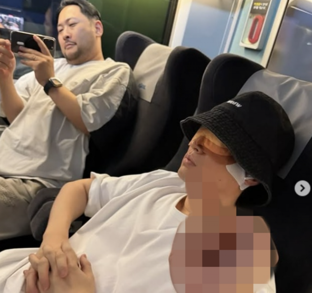 Tablo Epik High Ungkap Prank Tidur Lucu Bareng Anggota