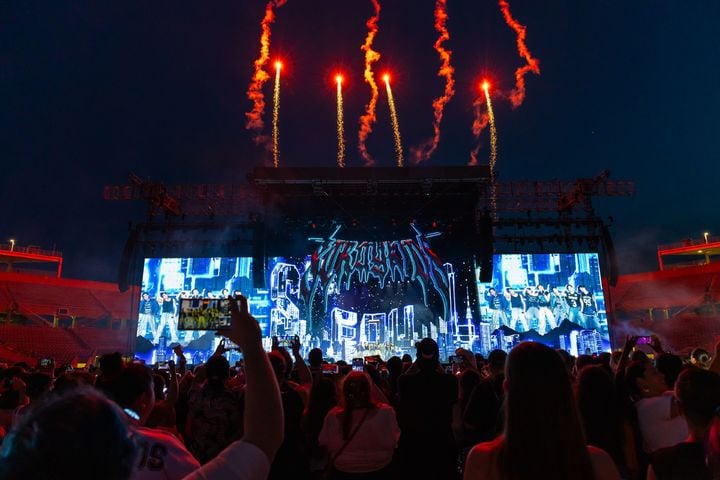 Antusiasme penonton Stray Kids di konser