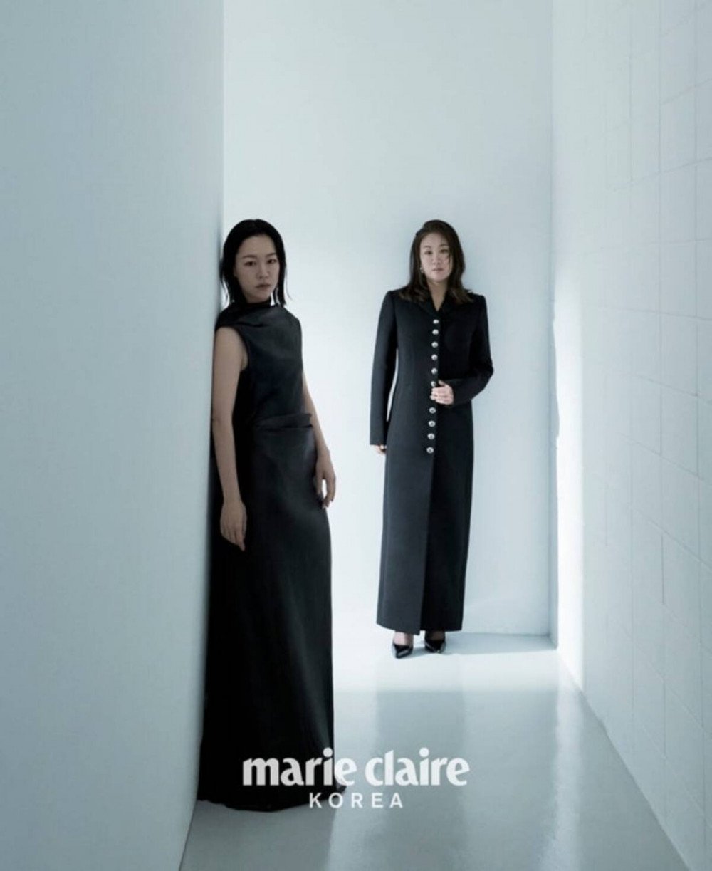 Han Ye Ri dalam tampilan solo untuk Marie Claire