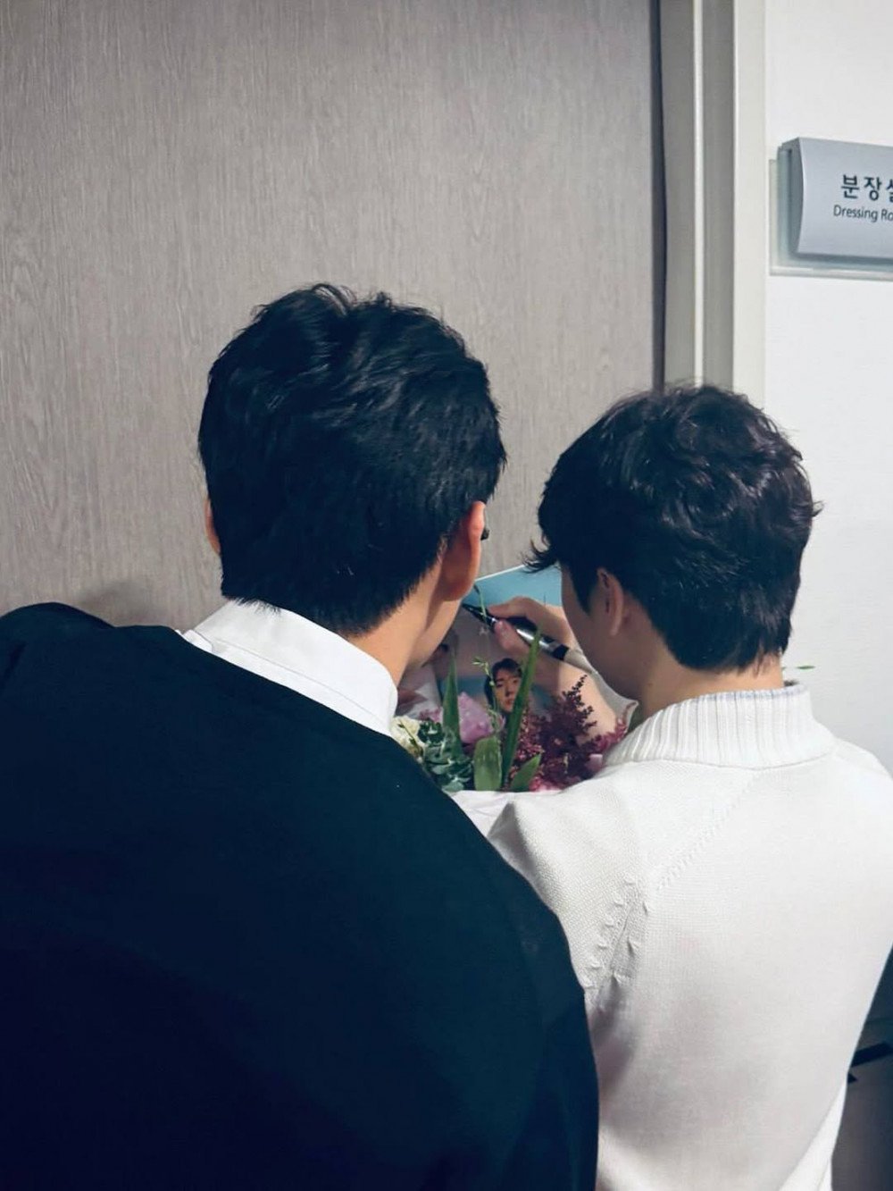 Kim Taehyung V BTS di resital piano Cho Seong-Jin