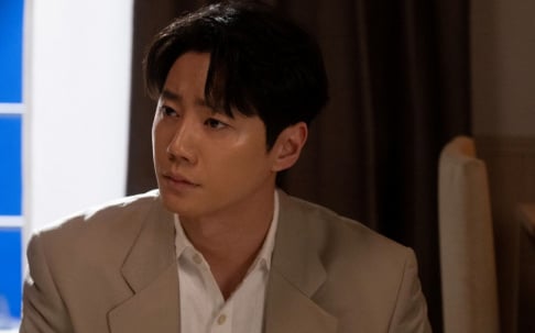 Jun (Lee Jun Young)