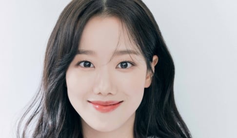 Naeun,  Won Jin Ah