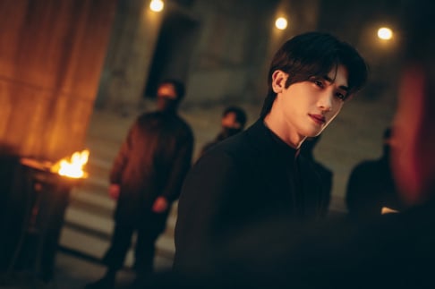 Chae Soo Bin, Jung Chae Yeon, Jung Il Woo, Kim Jae Young, Kim Min Jae, Lee Bo Young, Lee Jin Wook, Lee Min Ki, Ma Dong Seok, Seo In Guk, Song Seung Hun, Uhm Jung Hwa, Yum Jung Ah, Hyungsik