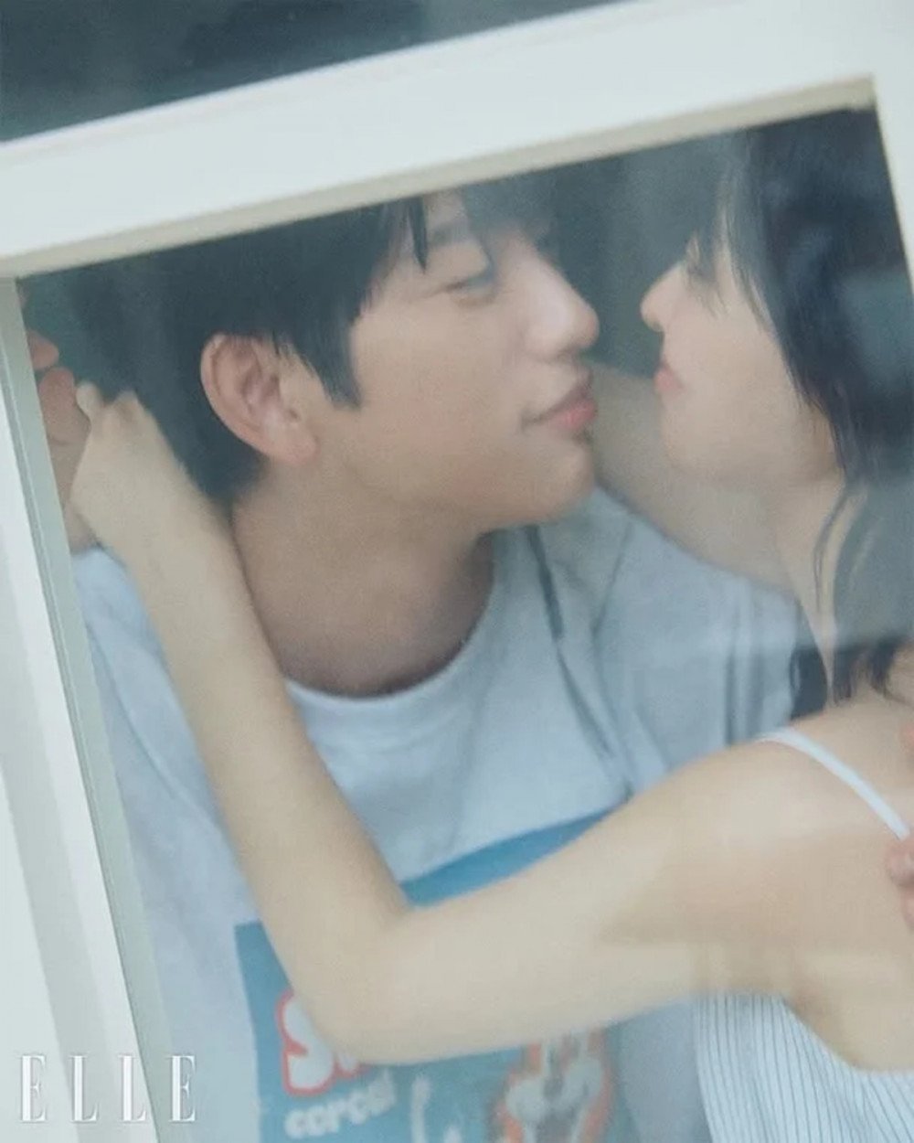 Gaya Park Bo Young yang menyegarkan di set pemotretan