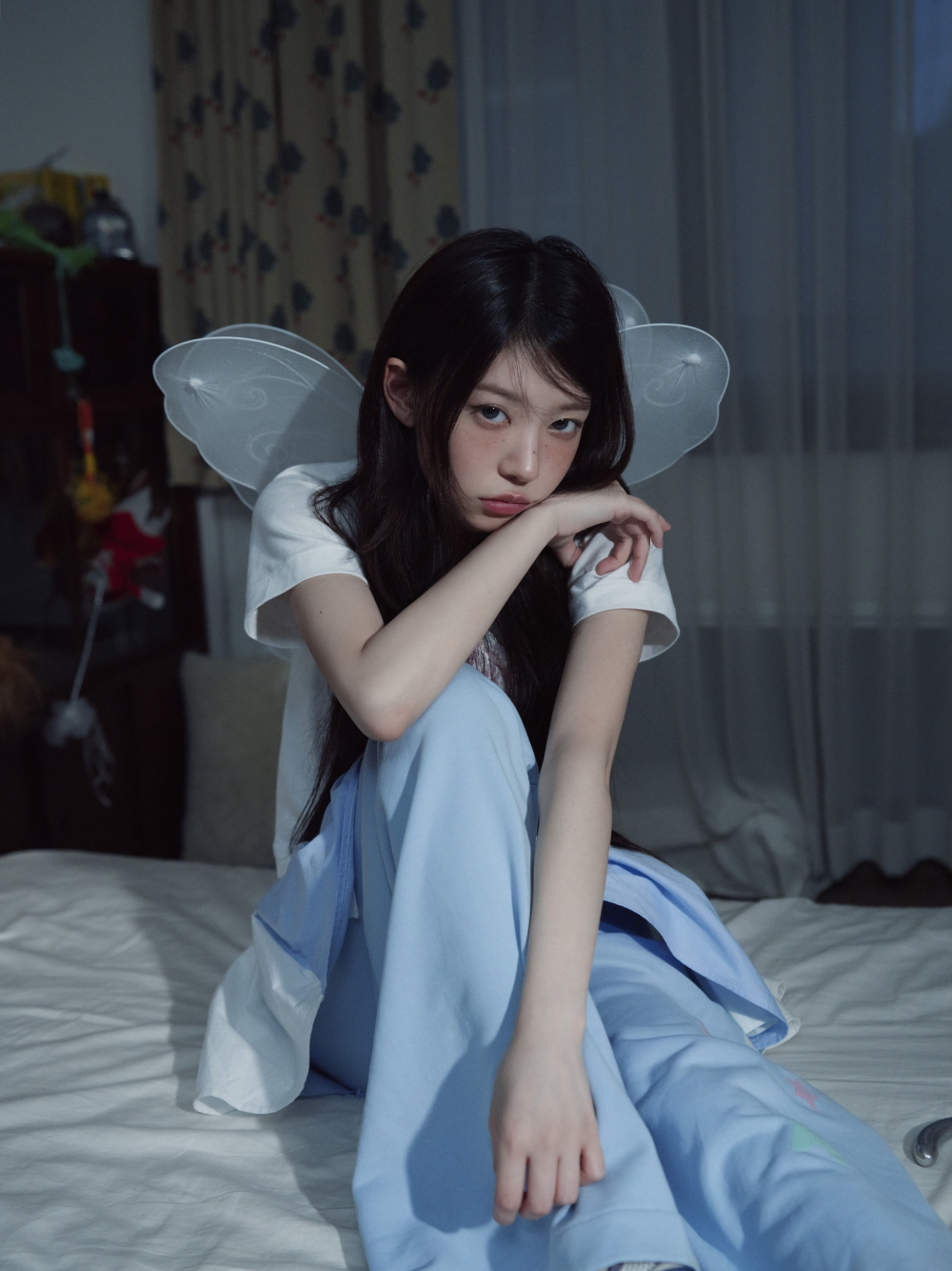 ILLIT Home Playing Teaser Photo