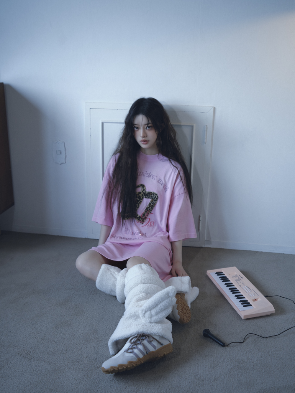 ILLIT Home Playing Teaser Photo
