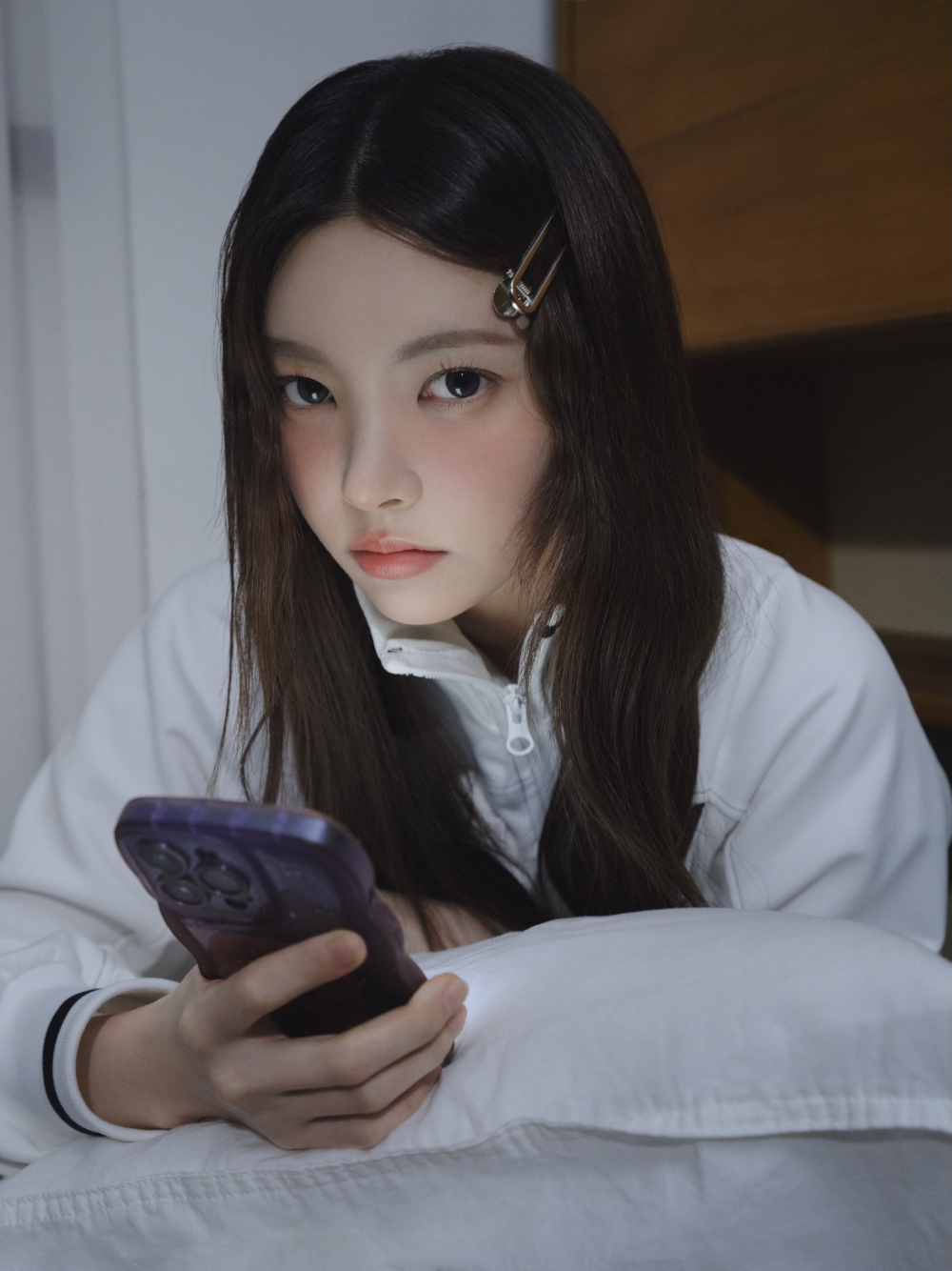 ILLIT Home Playing Teaser Photo