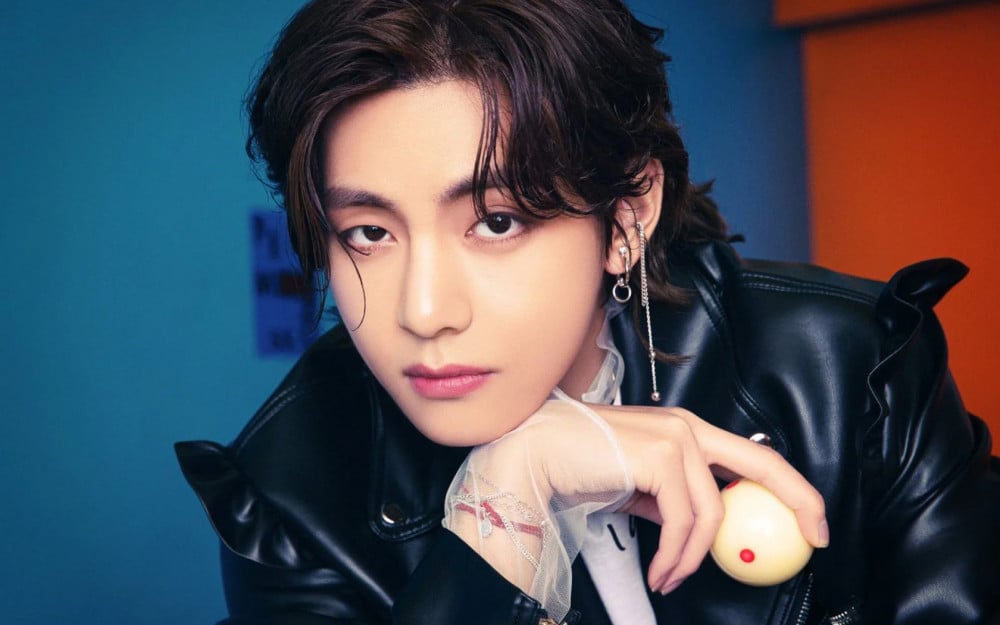 V BTS Isyaratkan Comeback Solo di Bulan Agustus