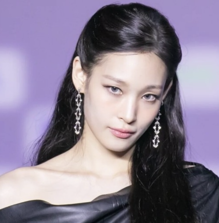 Annie (Moon Seo Yoon) saat diwawancarai