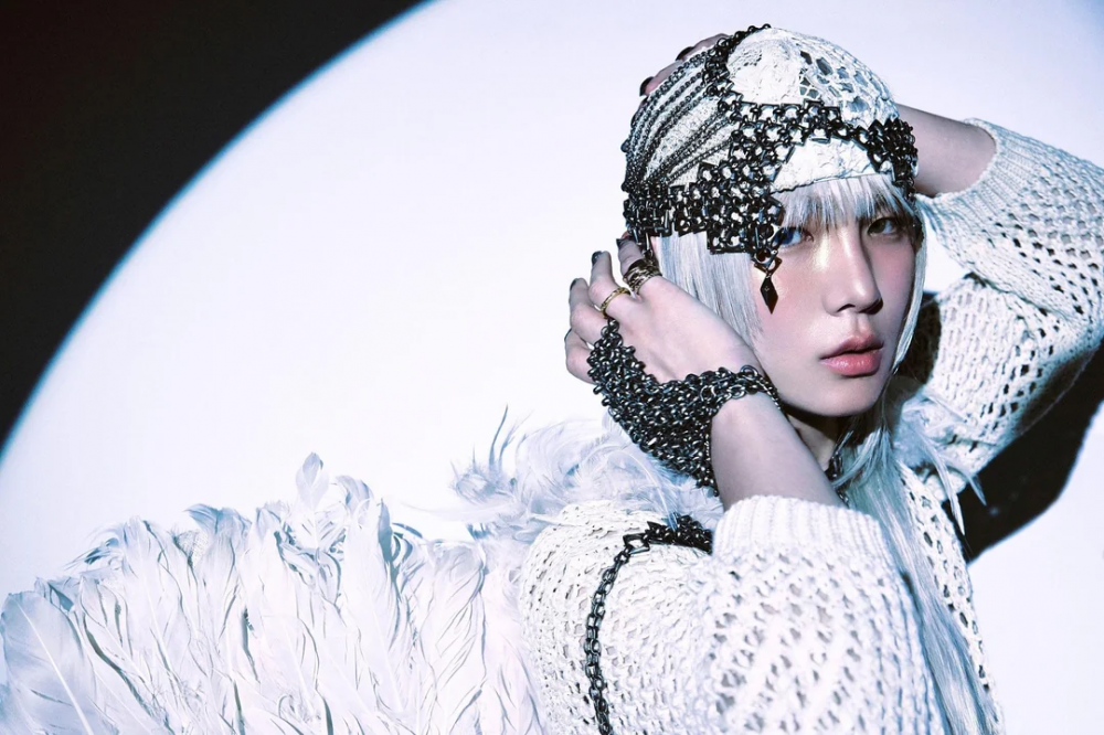 Key SHINee dalam Kostum Bersayap