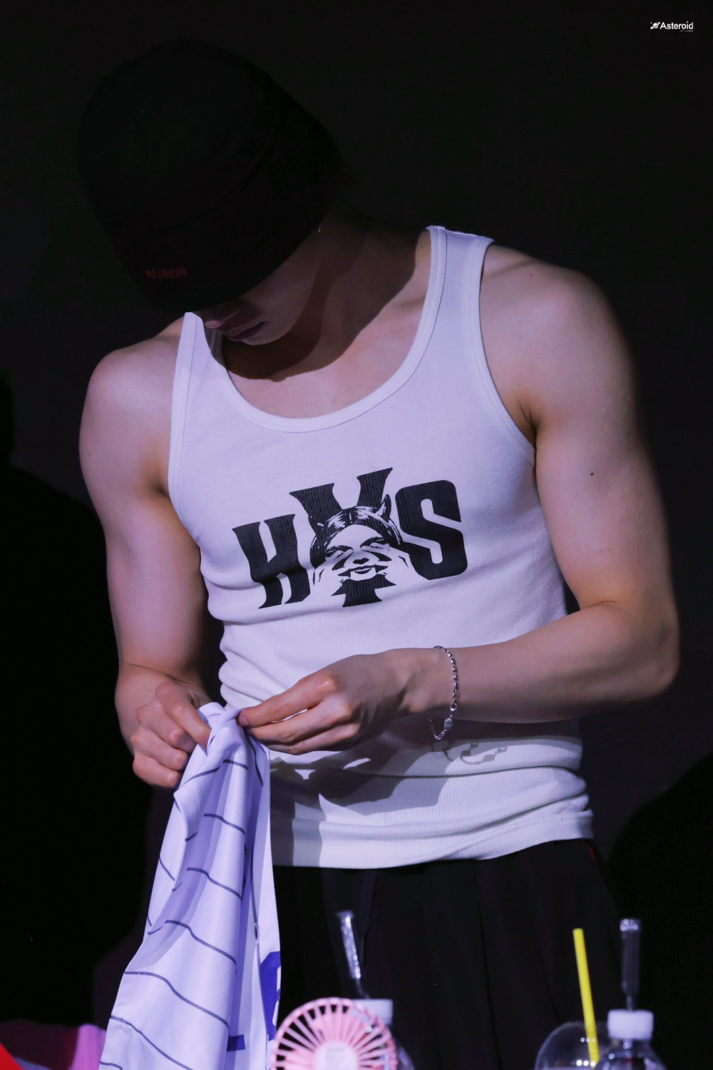 Yeonjun TXT dengan lengan kencang