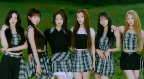 EVERGLOW, misc., Weeekly