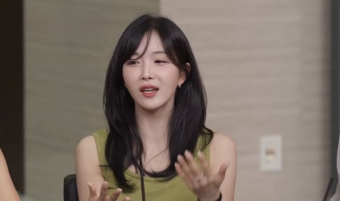 Alex, Rainbow, Hyunyoung, Woori (Go Na Eun)