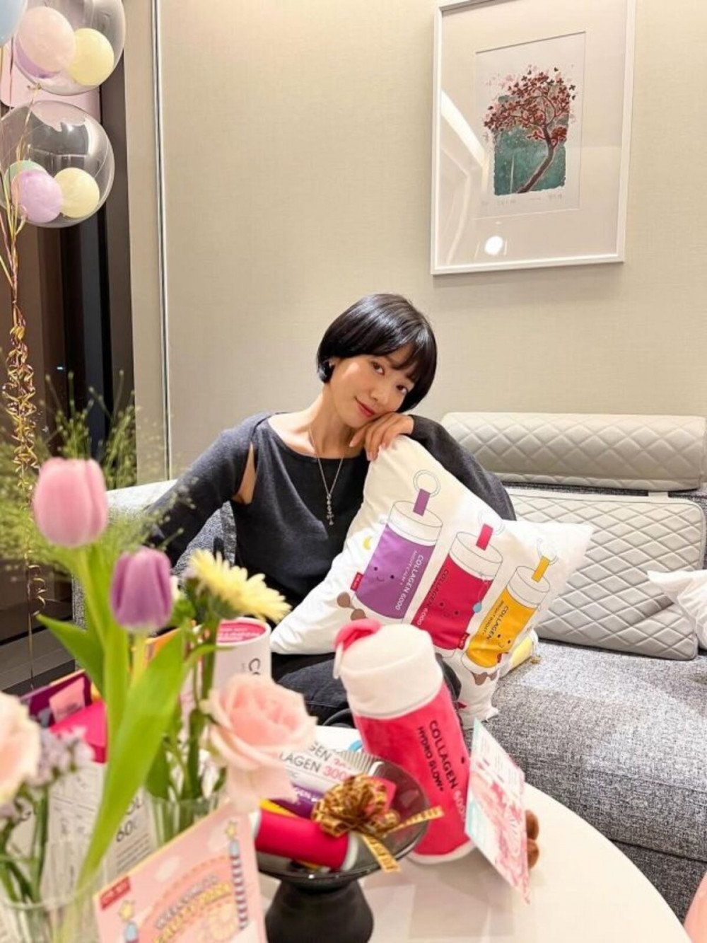 Park Shin Hye berpose di kamar hotel berhias balon di Taiwan