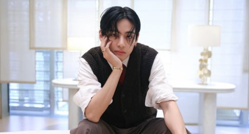 BTS, V