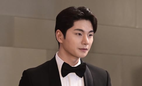 Lee Yi Kyung