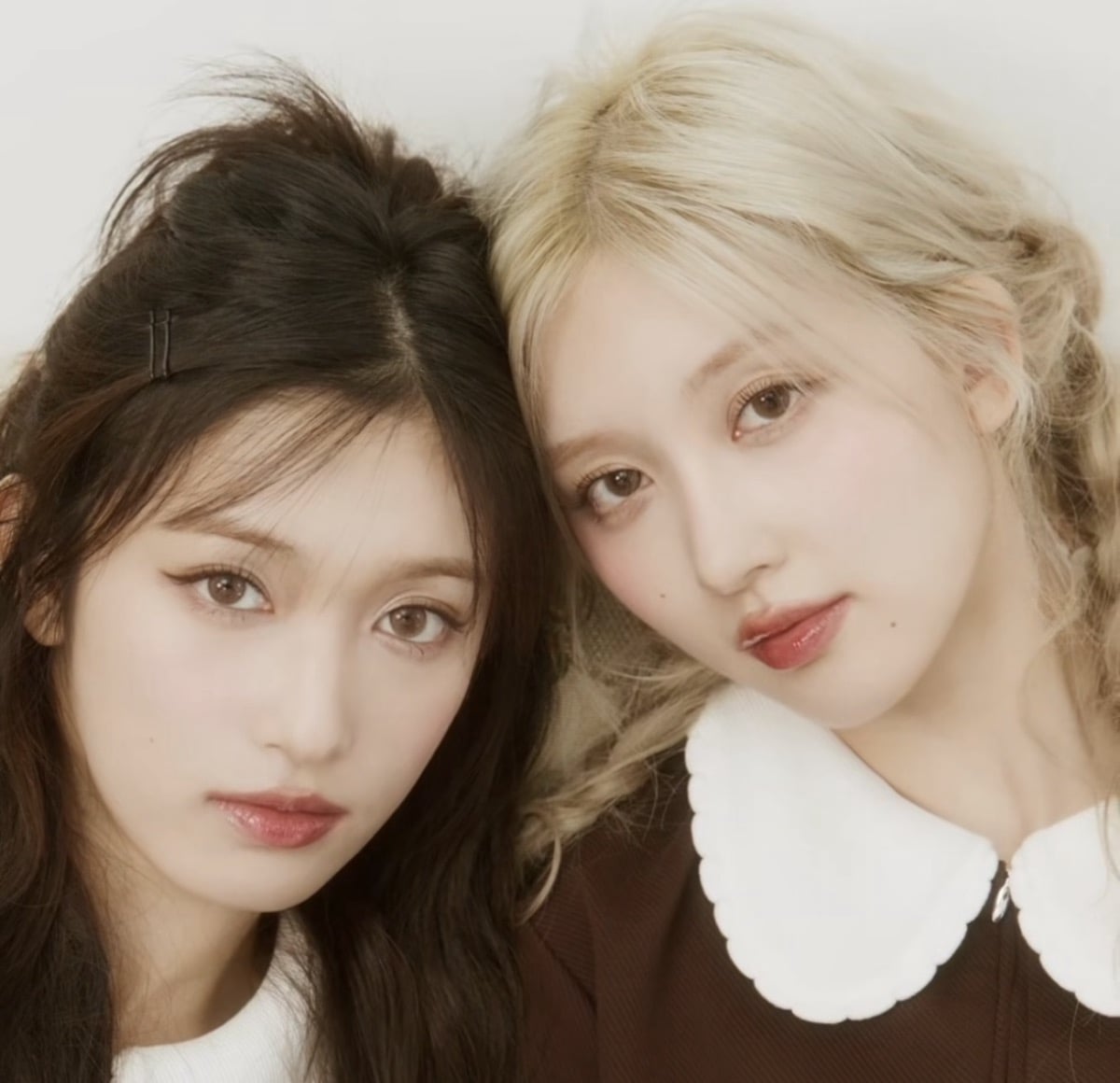 Gaeul และ Leeseo จาก IVE ประดับปกดิจิทัลของ Allure Korea กับแคมเปญ Crocs