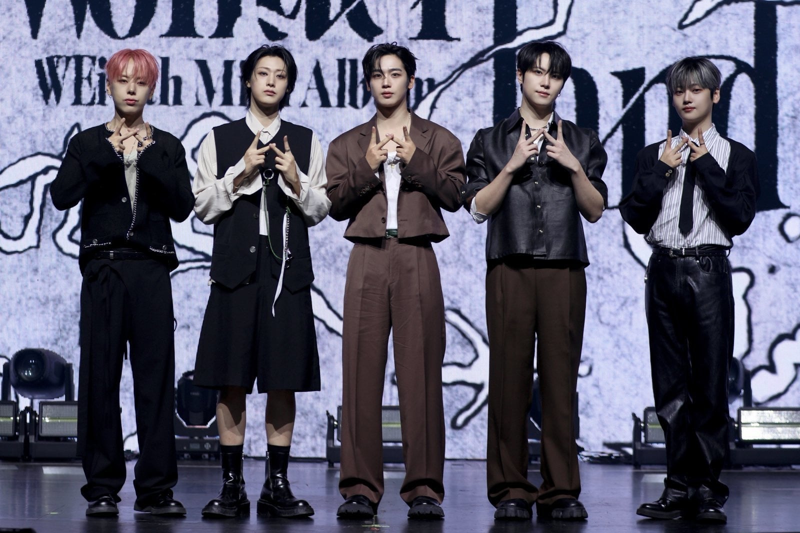 WEi ฉลองครบรอบ 5 ปี กับแฟน ๆ กลับมาพร้อมมินิอัลบั้มที่ 8 "Wonderland"