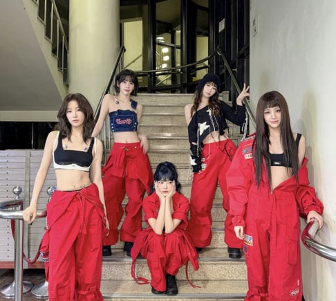 LE SSERAFIM, Huh Yunjin