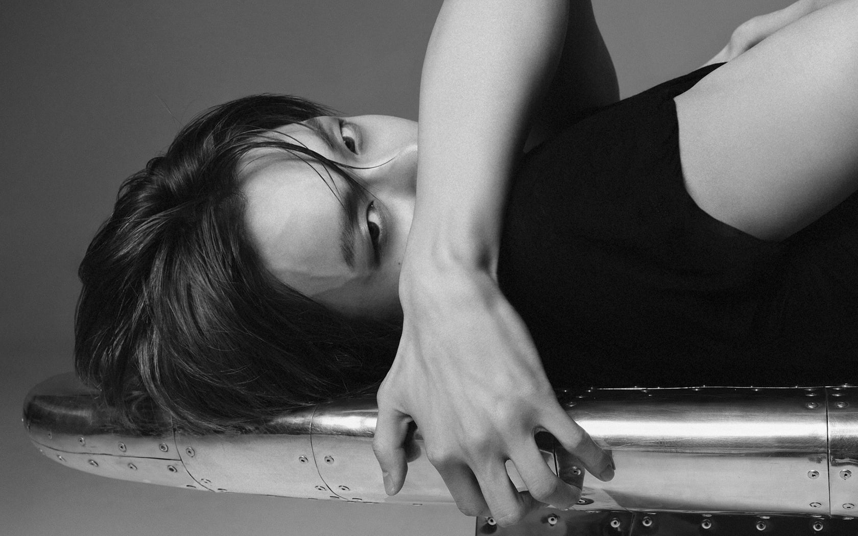 เยอนจุนจาก TXT ขึ้นอันดับหนึ่งในสองชาร์ตของ Billboard และติดอันดับ 3 ในการจัดอันดับประจำสัปดาห์ของ Oricon