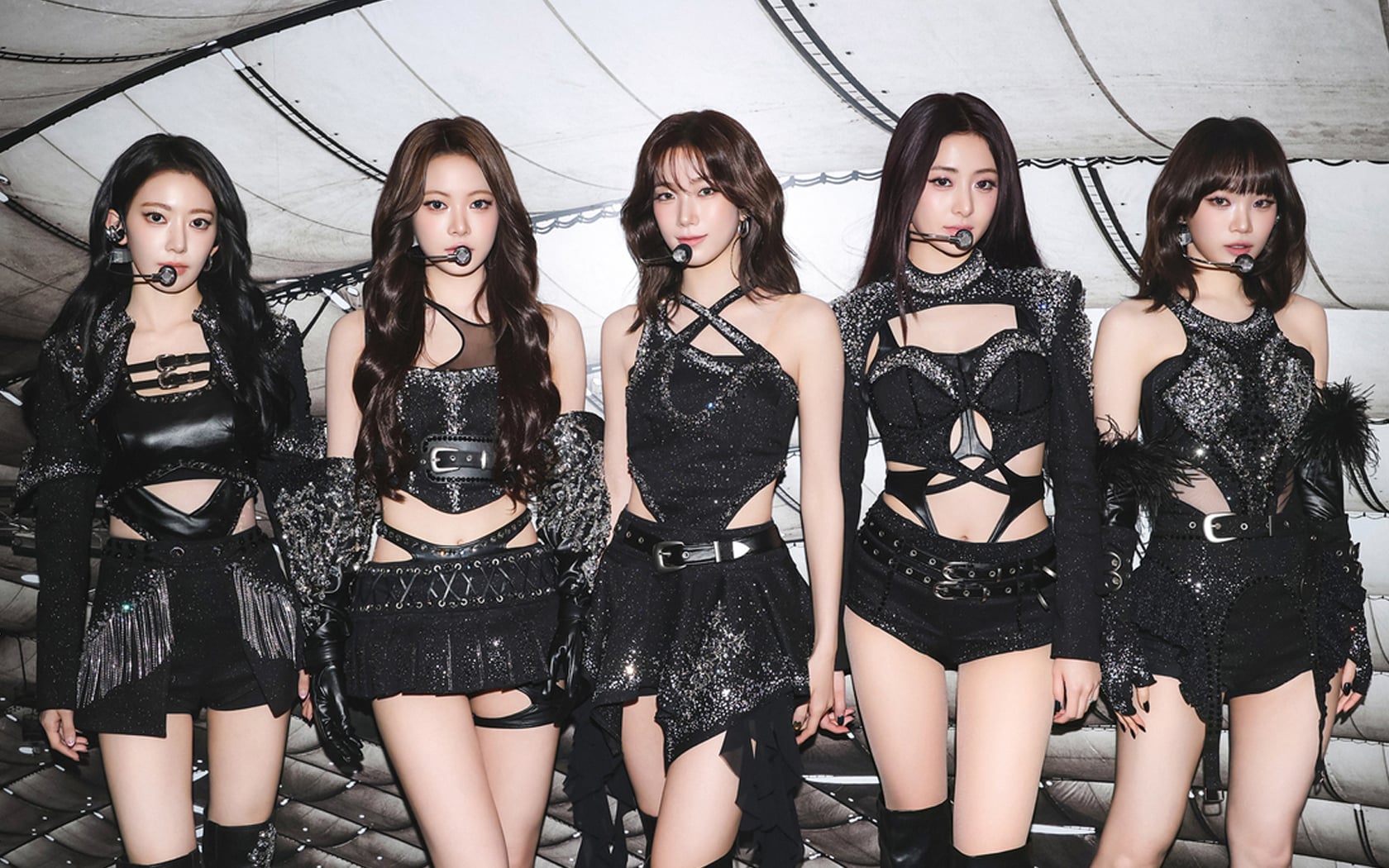 LE SSERAFIM น้ำตาไหลเมื่อพวกเขาเติมเต็มความฝันที่รอคอยมานานในการแสดงที่ Tokyo Dome