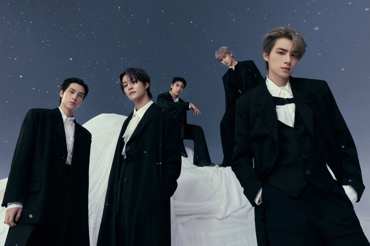 WayV เผยด้านขี้เล่นในภาพทีเซอร์ใหม่สำหรับ ‘Eternal White’