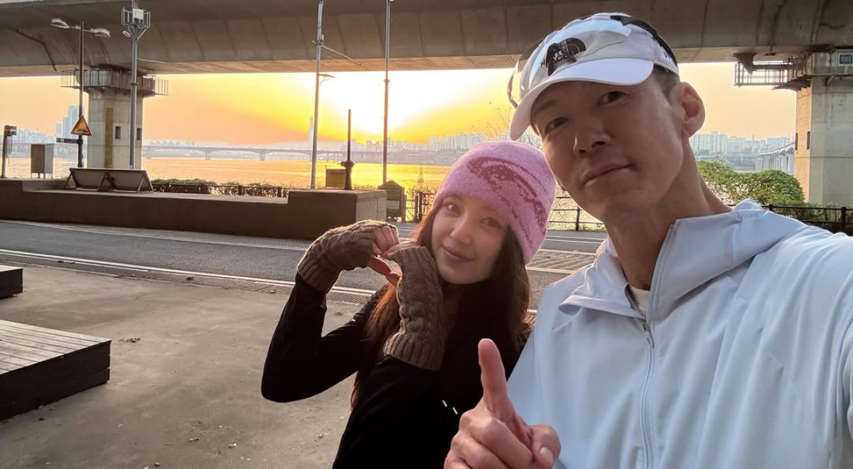 แดเนียลจาก NewJeans วิ่ง 8 กม. ก่อนรุ่งสาง วางแผนมาราธอนเต็มในปีหน้า