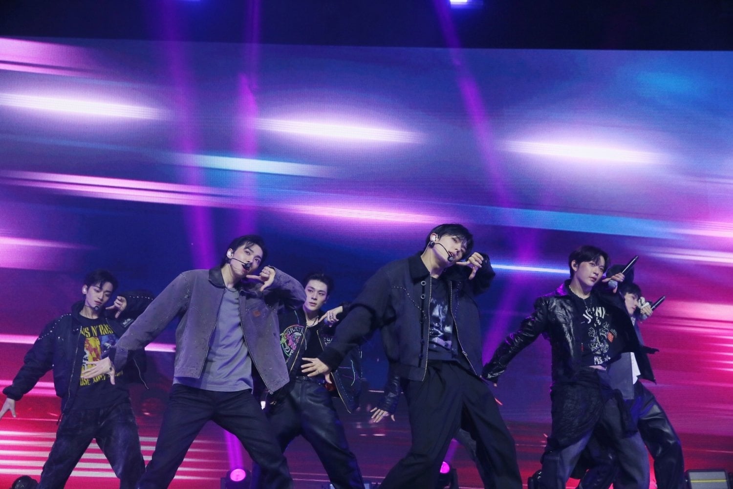 WHIB ขายบัตรคอนเสิร์ตแฟนครั้งแรกหมดเกลี้ยง ประกาศคัมแบ็คเดือนมกราคม