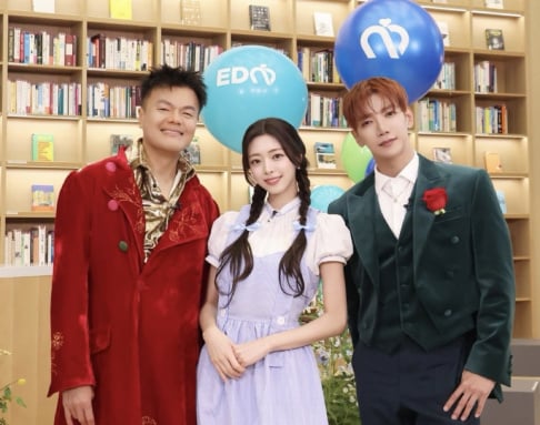 ITZY, Yuna, J.Y. Park, Jun.K