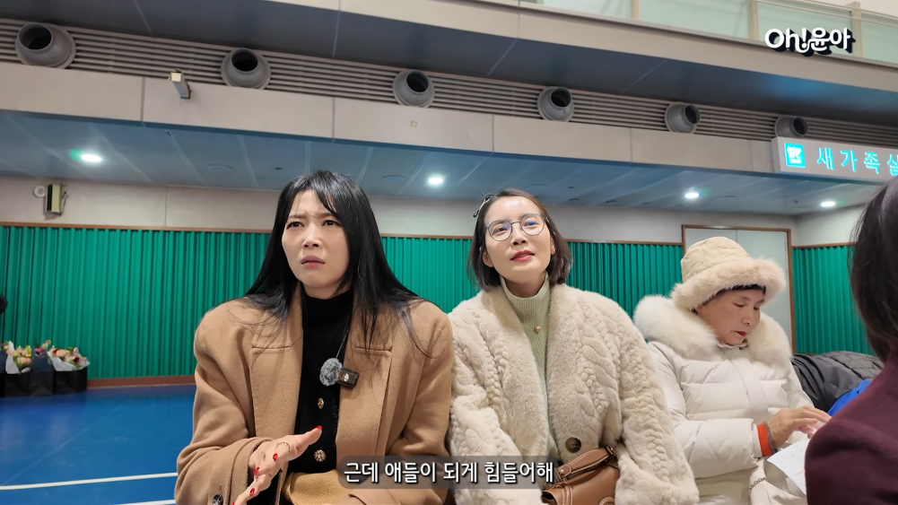 Song Min nhận bằng tốt nghiệp