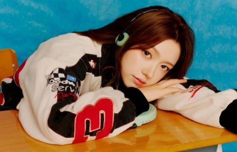 FIFTY FIFTY, Chanelle Moon