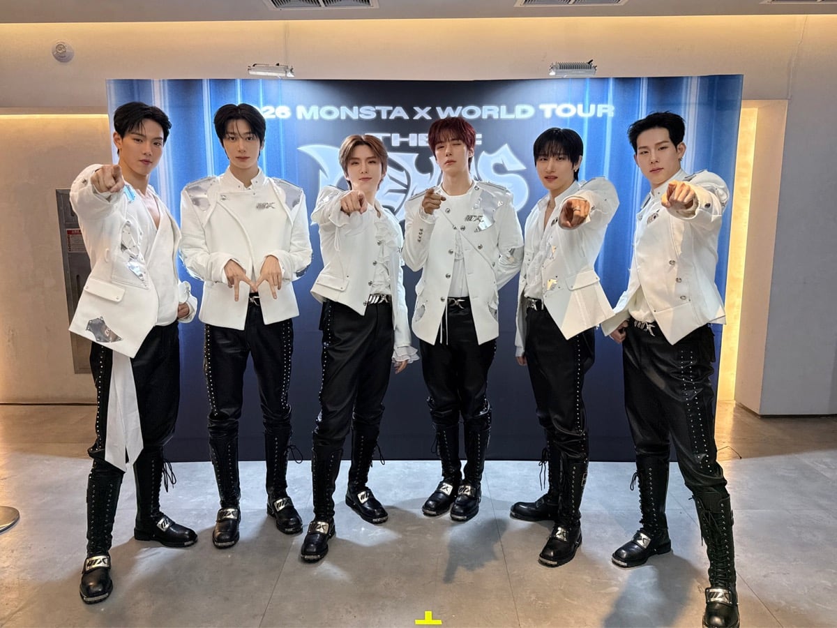 MONSTA X kicks off ‘THE X : NEXUS’ world tour with powerful full group stage