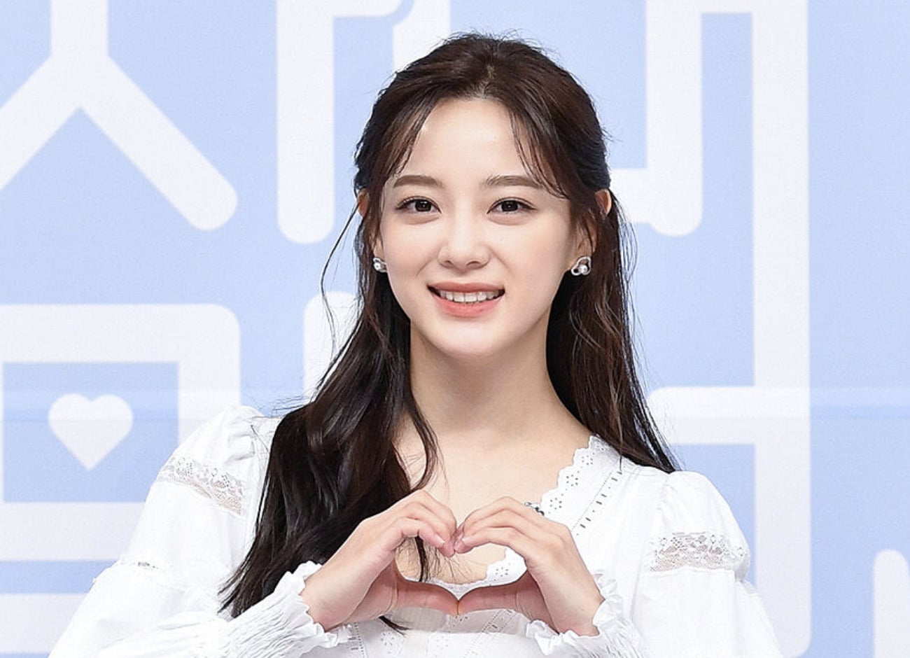 Kim Se Jeong signs with BH Entertainment, expands her career as singer and actress